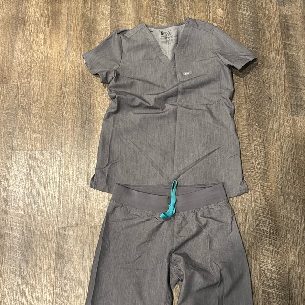 Figs scrubs